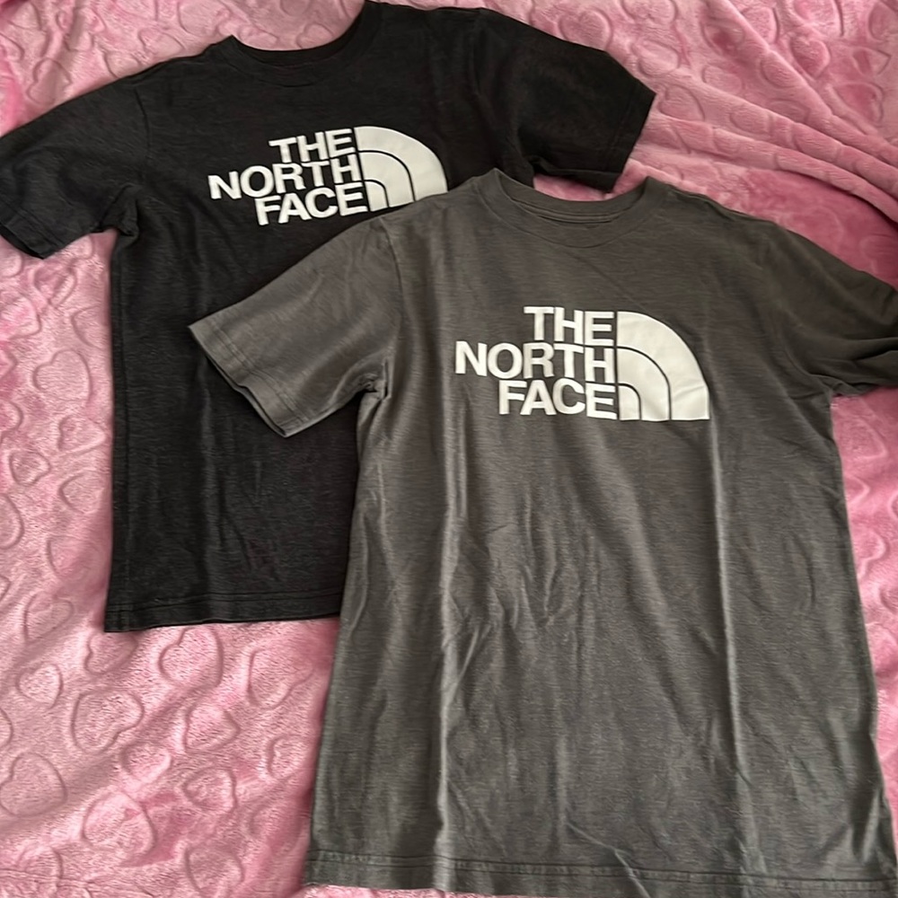 Set of North face boys tee’s